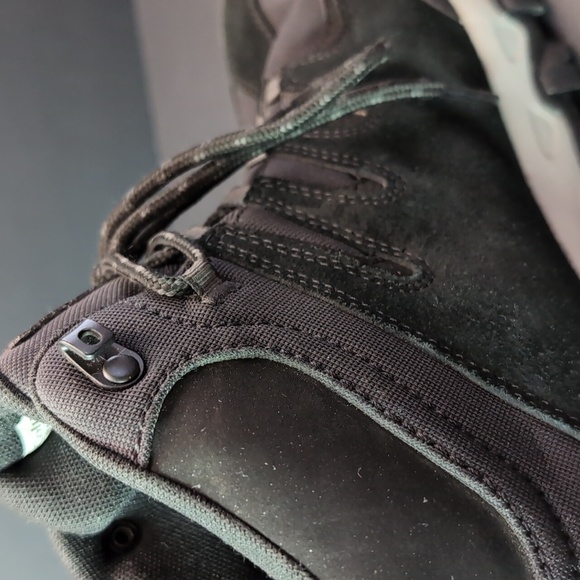 Colombia Buxton Peak Men's Black Waterproof Hiking boots,Size 11 US. - Picture 9 of 10